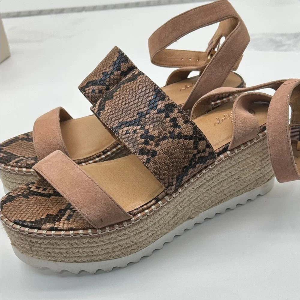 Crown Vintage Tan and Brown Snake Print Sandals